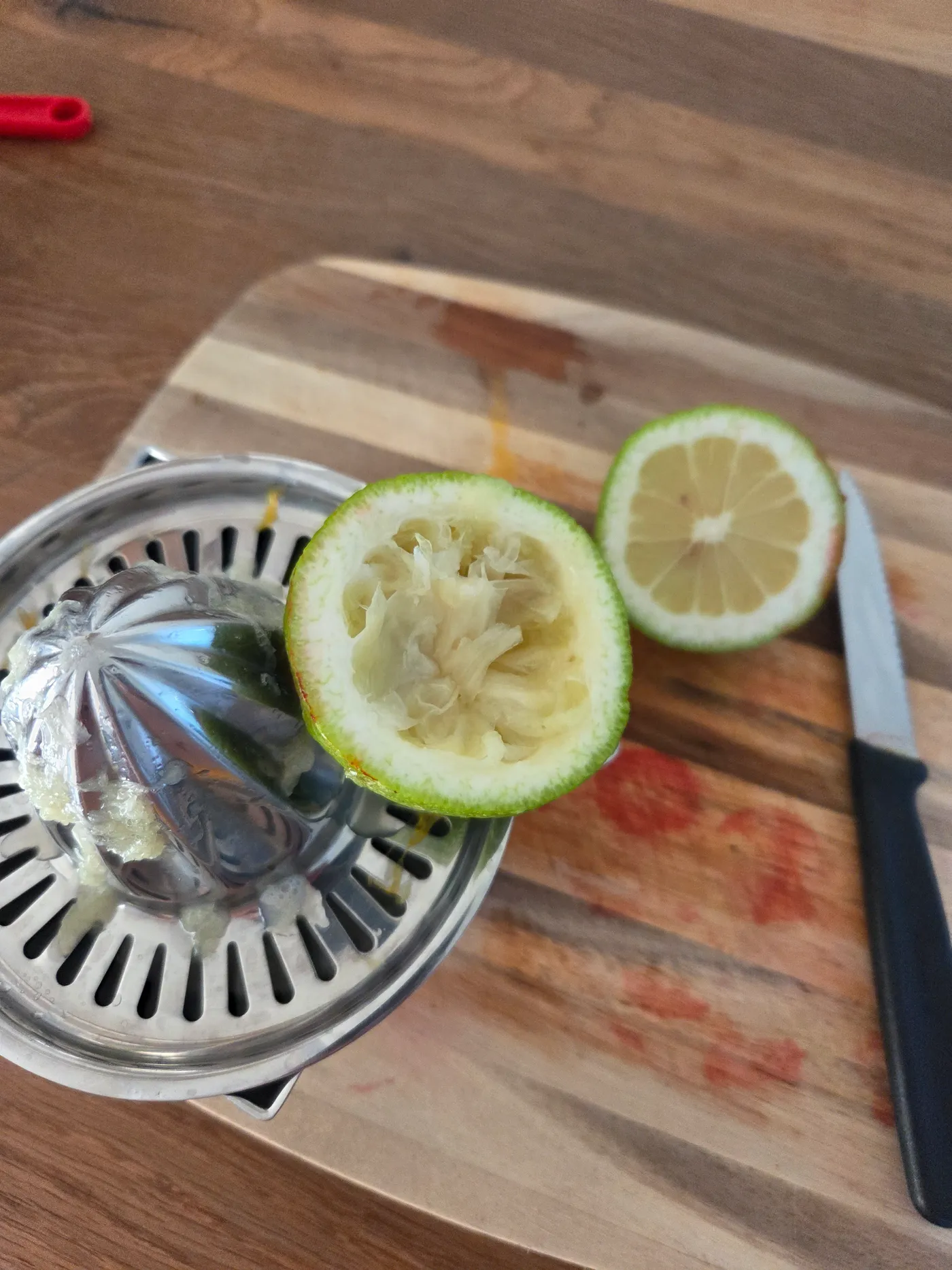 Ein guter Spritzer frische Zitrone