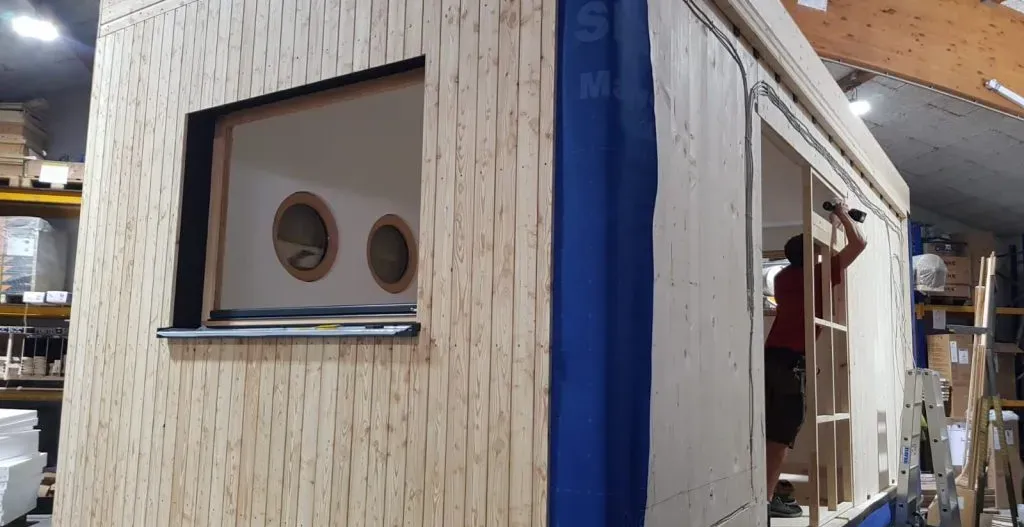 Wohnwagon #100 im Bau